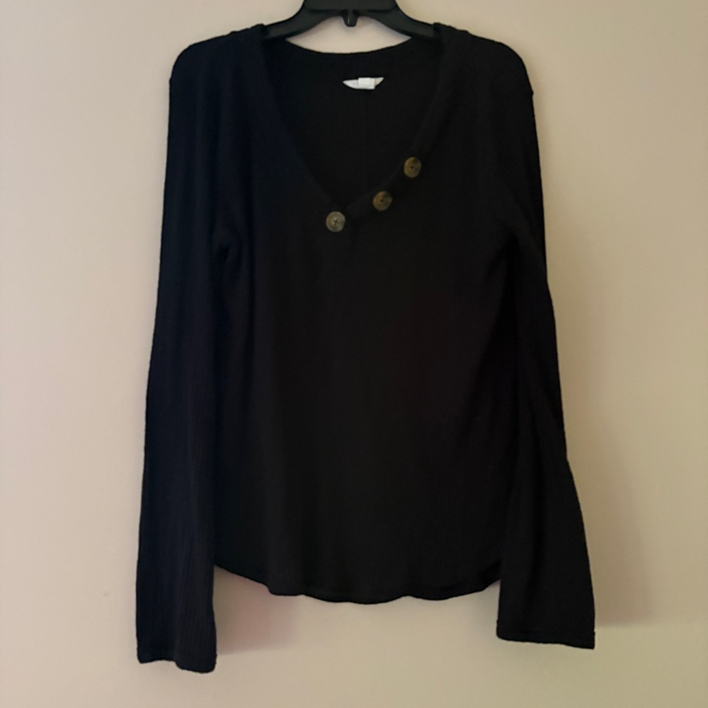 Caslon Black Ribbed V Neck Button Detail Long Sleeve Top Medium